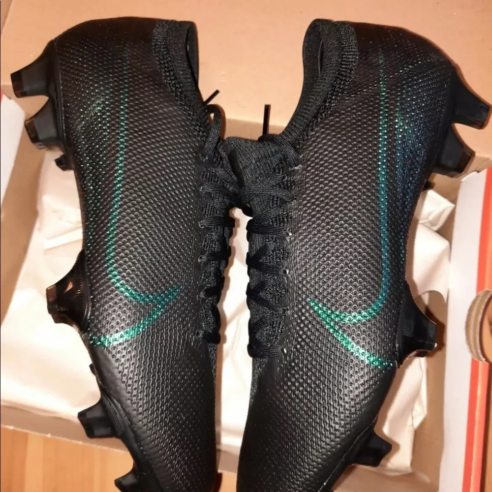NWT Nike Mercurial Vapor 13 Pro FG Soccer Cleats‎
